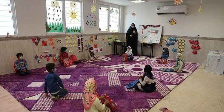 وضعیت آموزشوپرورش در برخی شاخصها نسبت به قبل از ابلاغ سند تحول بدتر شده است/ کمبود ۲۰۰ هزار معلم برای مهر امسال!