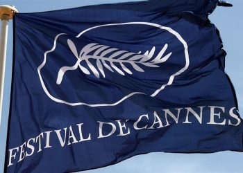 جشنواره کن تا به اینجا فیلم “شگفتی‌ساز” معرفی نکرده است/ فیلمی با داستان “قبول ربات به فرزندخواندگی” اکران شد