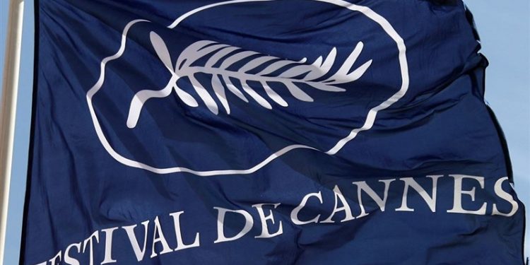 جشنواره کن تا به اینجا فیلم “شگفتیساز” معرفی نکرده است/ فیلمی با داستان “قبول ربات به فرزندخواندگی” اکران شد