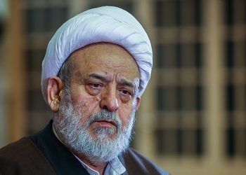 انصاریان: سیره ائمه در ماه محرم / خاطره‌ای از تمجید یک “کشیش” از مجالس عزاداری در ایران