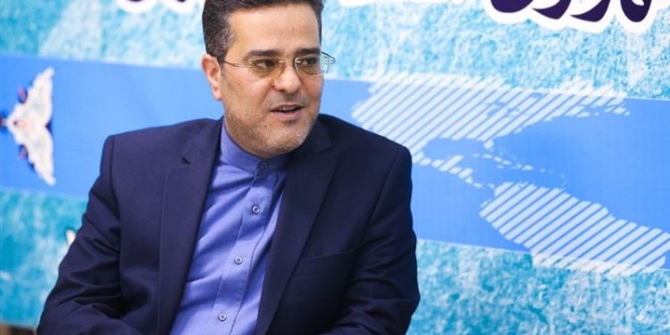 فارسی: ظرفیت برنامههای فرهنگی در خارج از کشور با وجود تحریمها افزایش یافت