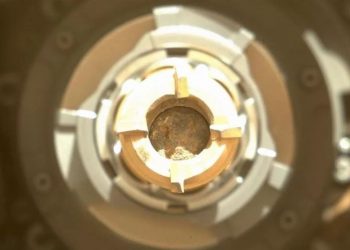 لحظه تاریخی “مریخ‌نورد ناسا” فرا رسید/ جمع‌آوری نخستین نمونه سنگ مریخ برای ارسال به زمین