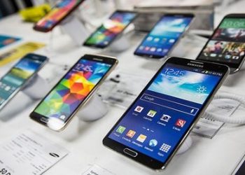 گوشی موبایل گران شد/ آیفون ۱۳ چند قیمت خورد؟