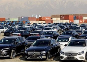 توقیف ‌۹۰۰ ‌خودرو وارداتی با برند‌های “بنز، لکسوس و هیوندا” در انبار‌های نگهداری کالا‌های‌ قاچاق