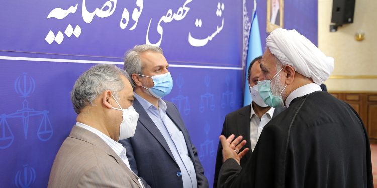 لزوم مقاوم سازی اقتصاد با اصلاح ساختارها و تغییر قوانین