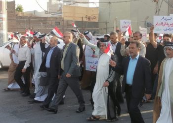 مردم استان نجف اشرف در محکومیت و اعتراض به تقلب های گسترده در انتخابات پارلمانی اخیر روز سه شنبه همراه با هواداران سازمان بدر شاخه نجف در خیابان ها دست به راهپیمایی خواهند زد