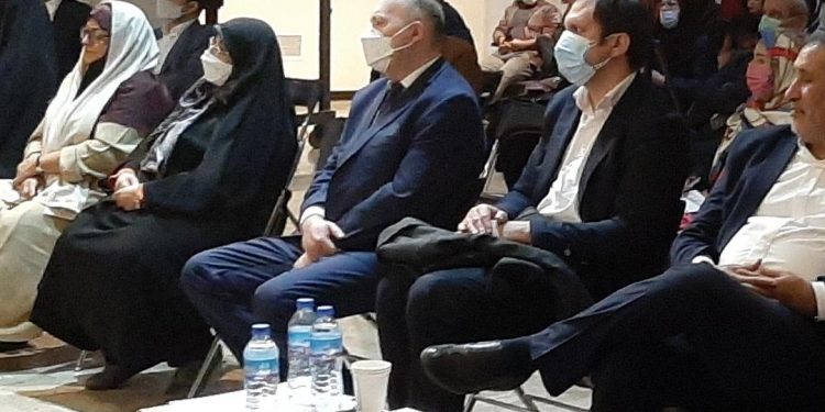 آیین رونمایی از کتاب و افتتاحیه نمایشگاه عکس با تو آغاز میشود برگزار شد