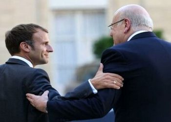 وزیر محیط زیست لبنان به الجزیره گفت که لبنان نیاز به بازسازی اعتماد بین خود و کشورهای حاشیه خلیج فارس دارد.