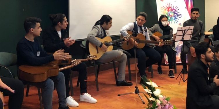 افتتاح نمایشگاه نقاشی با ۷هنرمند و۶۰ تئاتر تخصصی افراد کم توان ذهنی با ۷هنرمند با نیاز ویژه