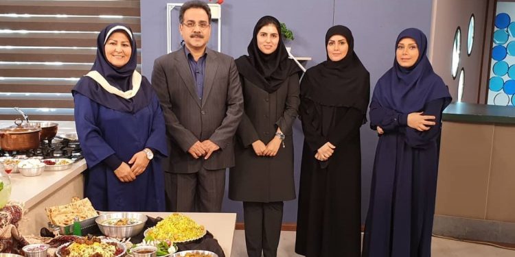 فعالیتهایی مریم روزبهانی که بعنوان کارشناس آشپزی در برنامه ی مثبت ۲ شبکه ی ۲ فعالیت کرده سپس وارد دنیای اجرا و گویندگی شده