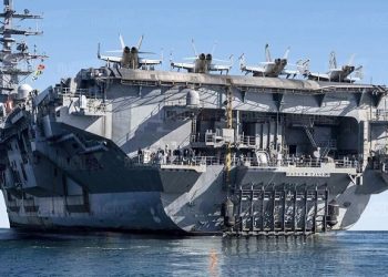 ناوهای آمریکا نزدیک شدند؛ دیپلماسی دورتر شد؟