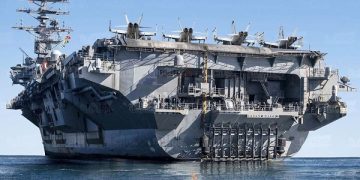 ناوهای آمریکا نزدیک شدند؛ دیپلماسی دورتر شد؟