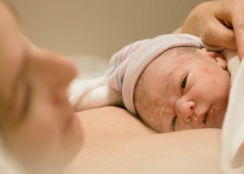 «افزایش عوارض بارداری با بالا رفتن سن مادر»